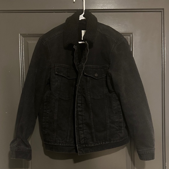 H&M Men's Black Denim Jacket with Sherpa Collar - Picture 1 of 3